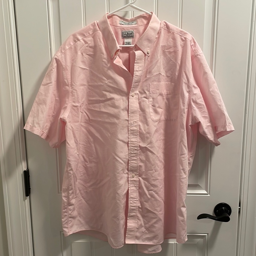 L.L. Bean Short-Sleeve Button Down Shirt in Sz X-Large